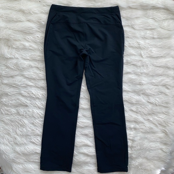 Mountain Hardwear | Black Belted Hiking Pants - Picture 8 of 12